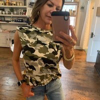 Camo Sleeveless T-shirt with shoulder pads